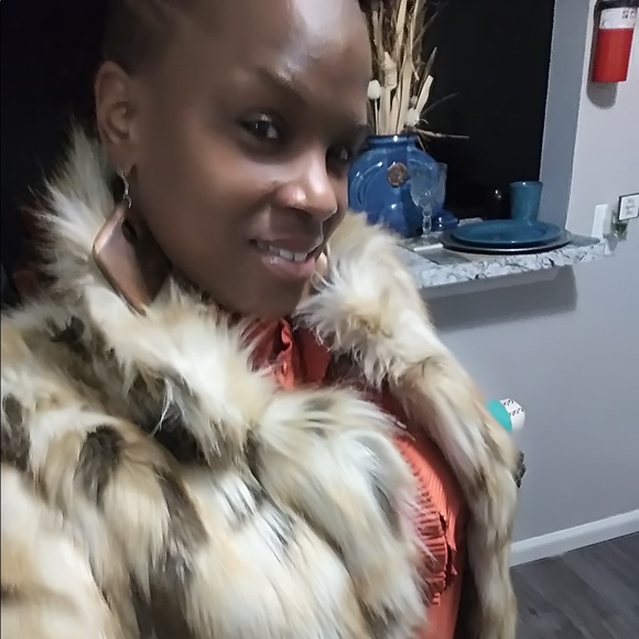 Hello please leave a comment👇🏾 - Picture 2 of 12